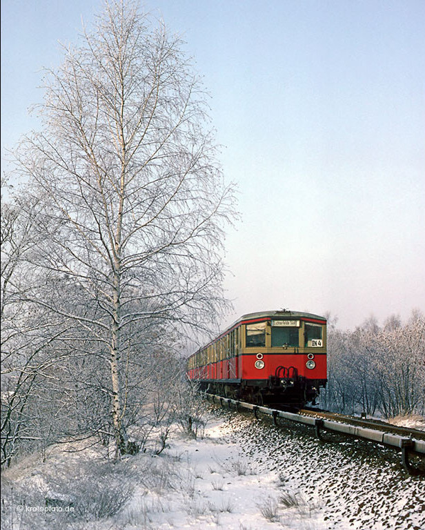 https://krolopfoto.de/railpix/images/berlin.sbahn1983/198312121.jpg